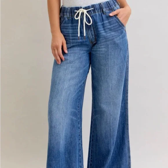 Judy Blue High Waist Palazzo Featherweight Elastic Jeans NWT - Picture 1 of 4